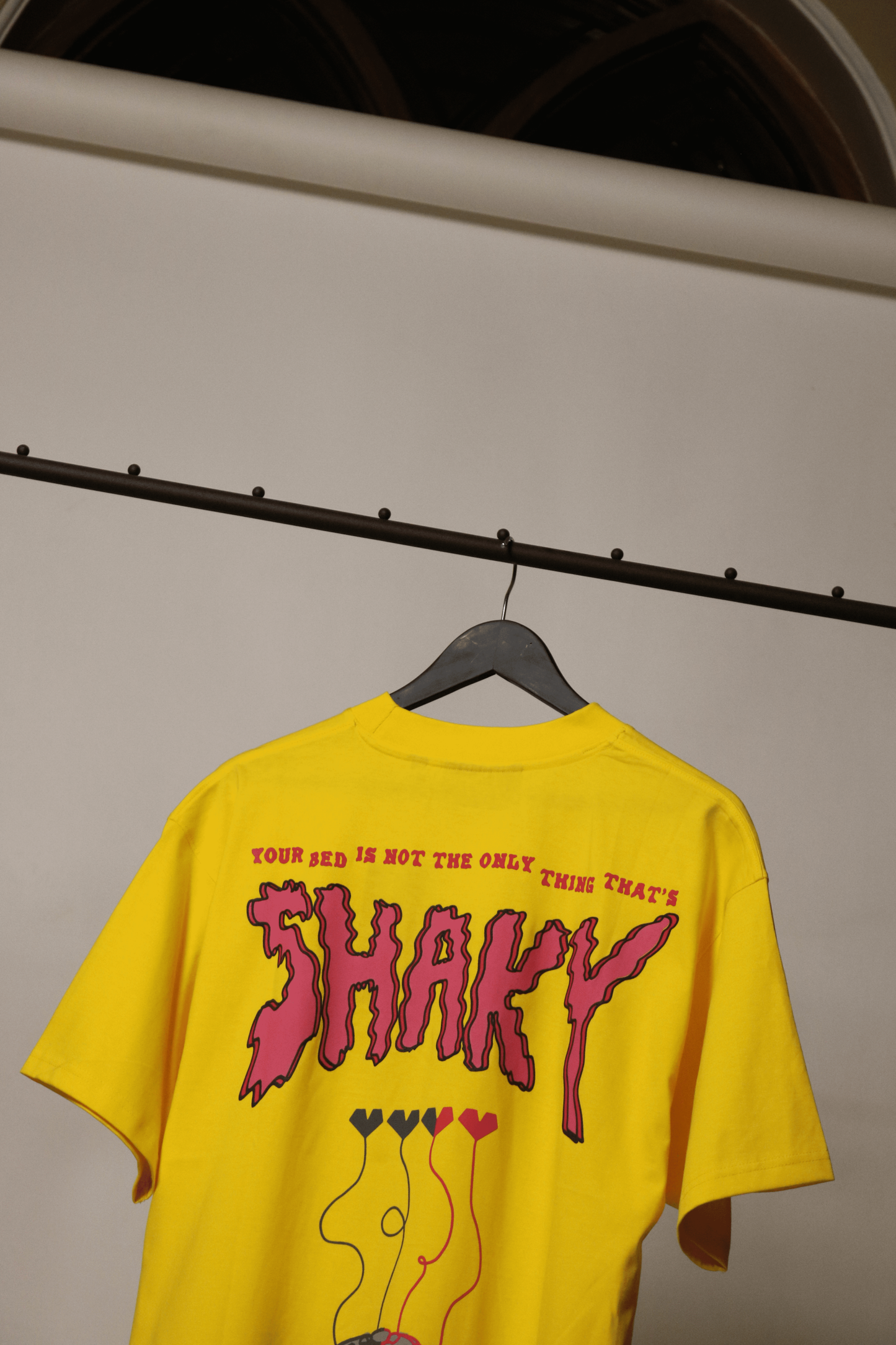 THE SHAKY T-SHIRT